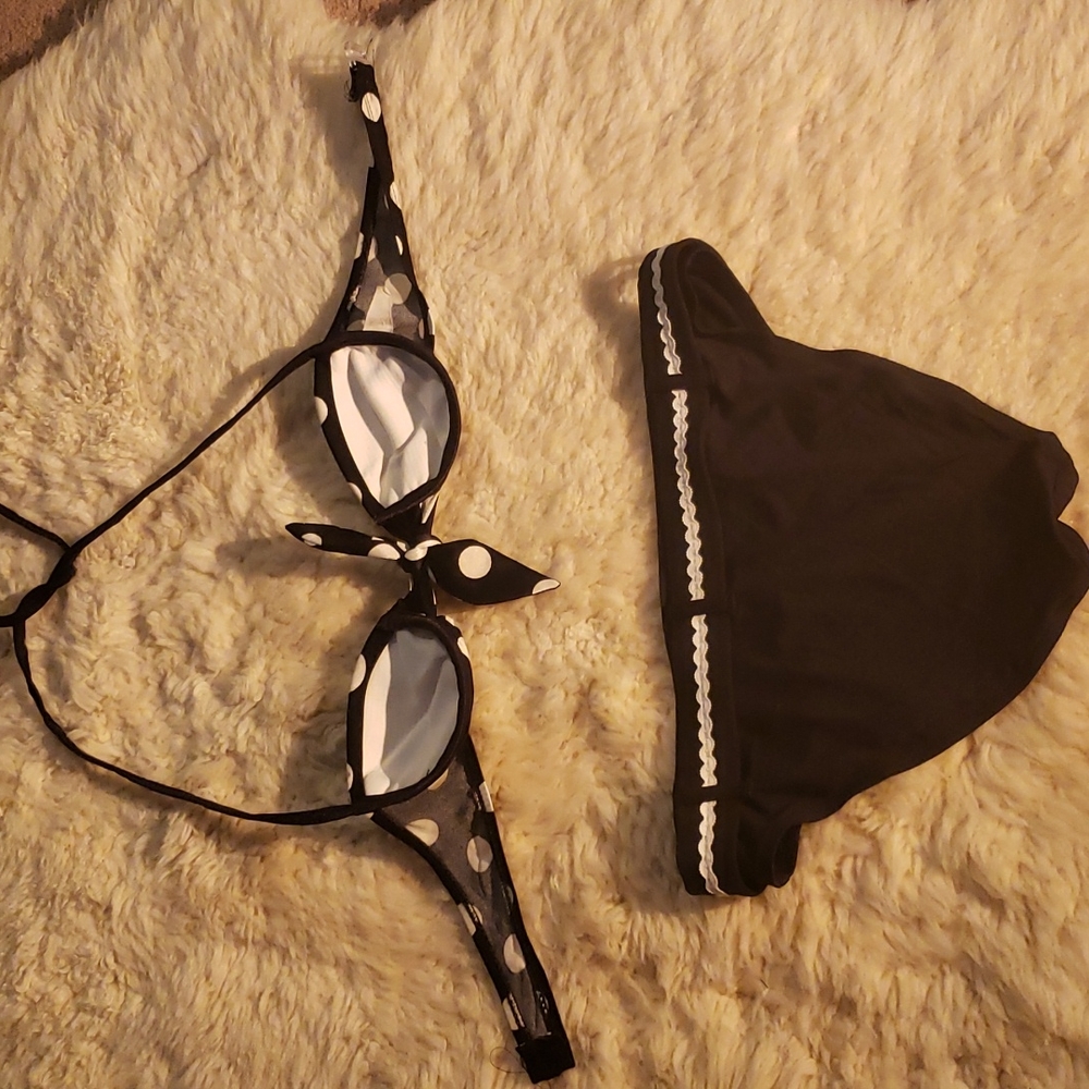 Bikini ๐ - Picture 8 of 16
